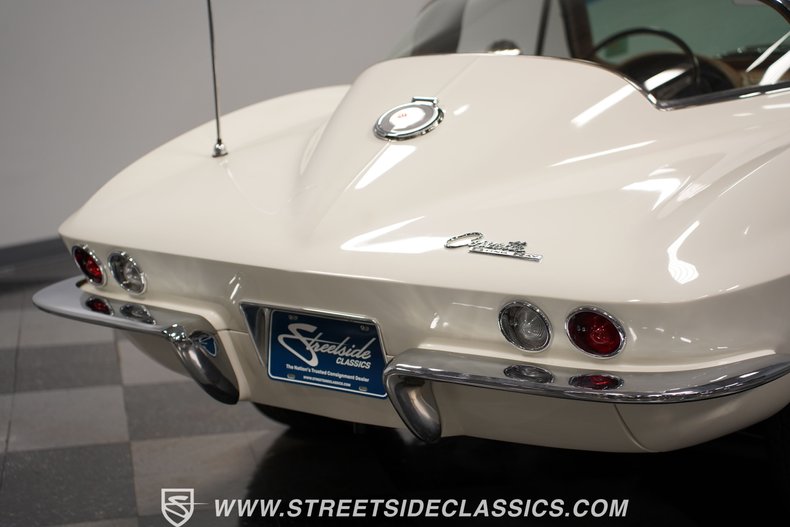 Unknown-Corvette-1964-Ermine-White-Saddle-24