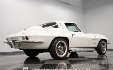Unknown-Corvette-1964-Ermine-White-Saddle-26