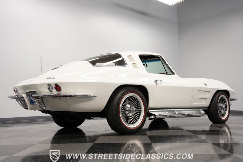 Unknown-Corvette-1964-Ermine-White-Saddle-26
