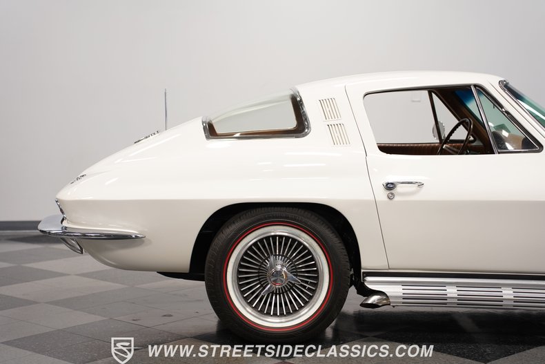 Unknown-Corvette-1964-Ermine-White-Saddle-27