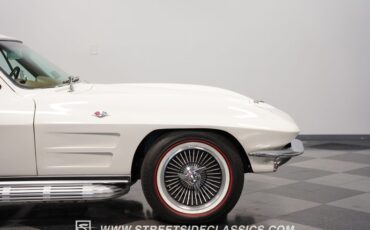 Unknown-Corvette-1964-Ermine-White-Saddle-28