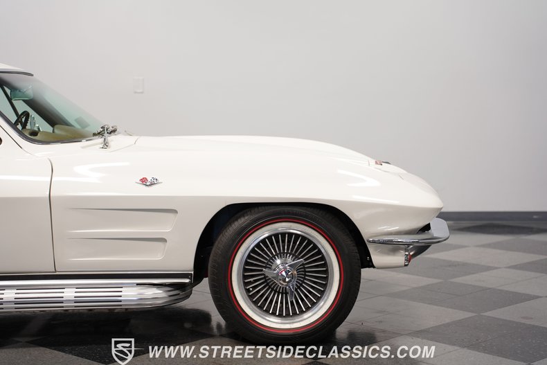 Unknown-Corvette-1964-Ermine-White-Saddle-28
