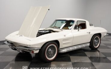 Unknown-Corvette-1964-Ermine-White-Saddle-29