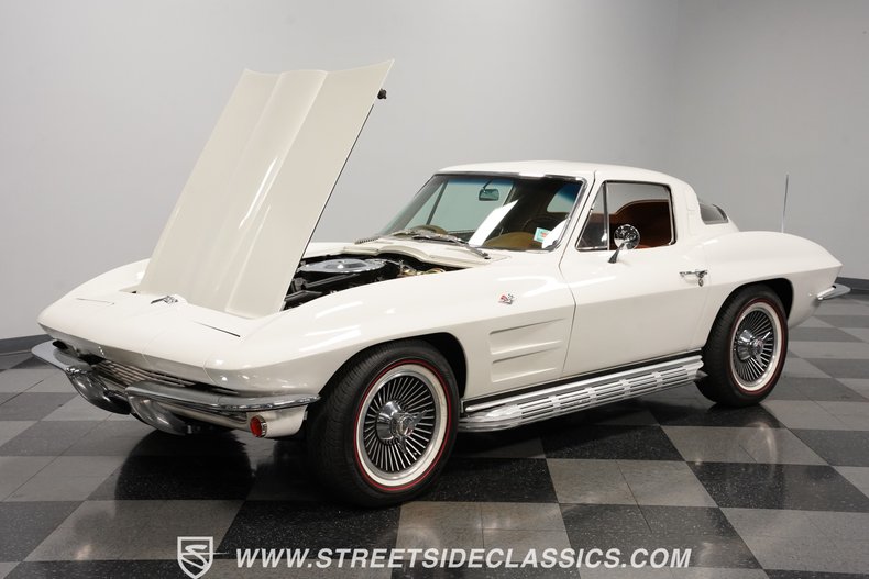 Unknown-Corvette-1964-Ermine-White-Saddle-29