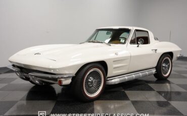 Unknown-Corvette-1964-Ermine-White-Saddle-3