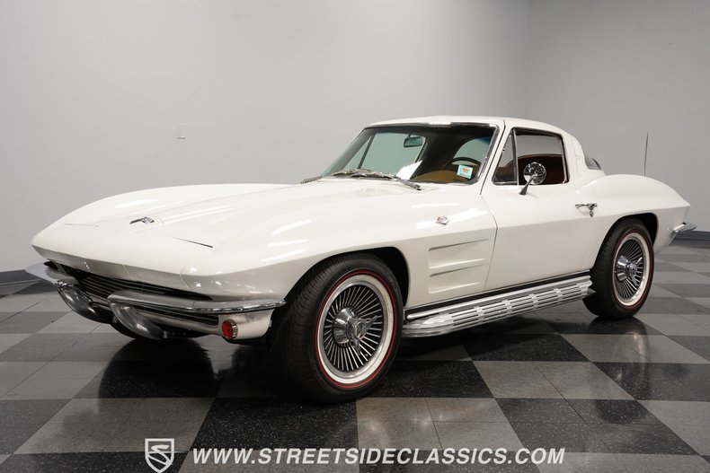 Unknown-Corvette-1964-Ermine-White-Saddle-3