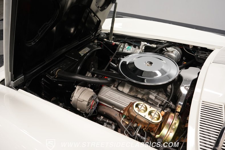 Unknown-Corvette-1964-Ermine-White-Saddle-30