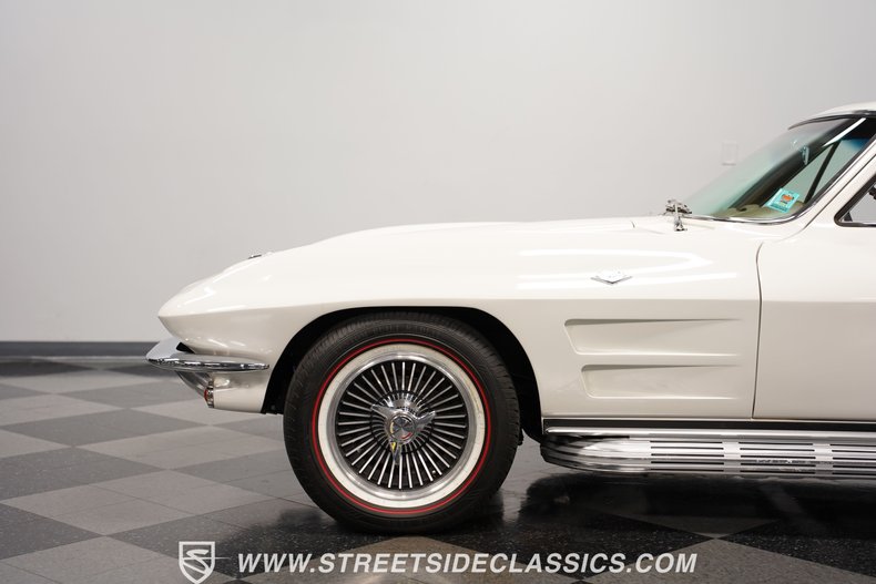 Unknown-Corvette-1964-Ermine-White-Saddle-33