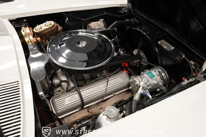 Unknown-Corvette-1964-Ermine-White-Saddle-35