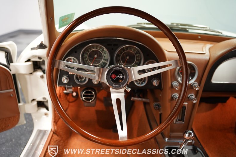 Unknown-Corvette-1964-Ermine-White-Saddle-37