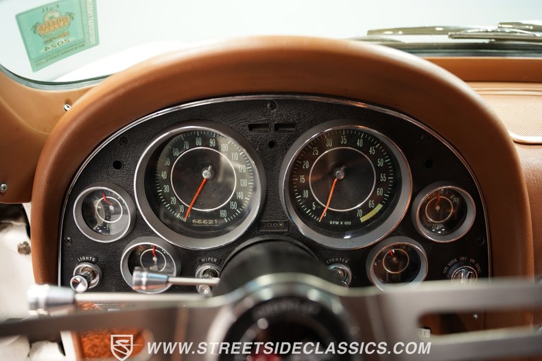 Unknown-Corvette-1964-Ermine-White-Saddle-38