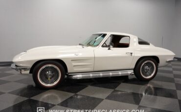 Unknown-Corvette-1964-Ermine-White-Saddle-4