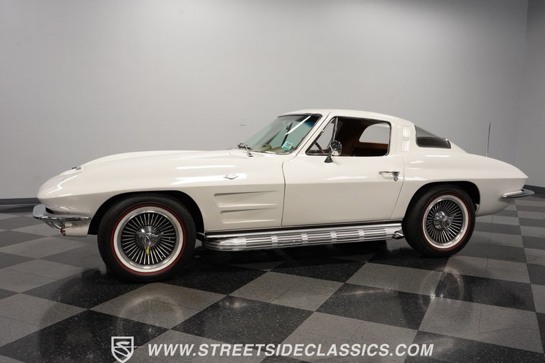 Unknown-Corvette-1964-Ermine-White-Saddle-4
