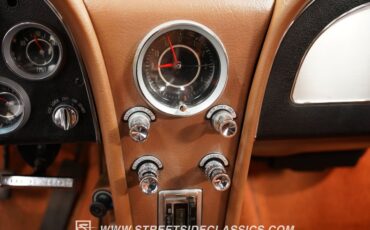 Unknown-Corvette-1964-Ermine-White-Saddle-40