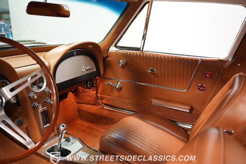 Unknown-Corvette-1964-Ermine-White-Saddle-42