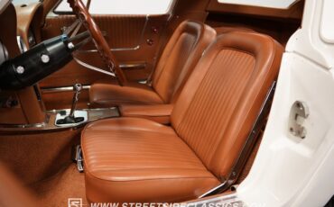 Unknown-Corvette-1964-Ermine-White-Saddle-43