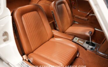 Unknown-Corvette-1964-Ermine-White-Saddle-46