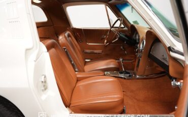 Unknown-Corvette-1964-Ermine-White-Saddle-47