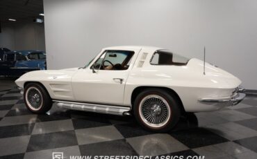 Unknown-Corvette-1964-Ermine-White-Saddle-6