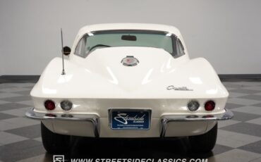 Unknown-Corvette-1964-Ermine-White-Saddle-8