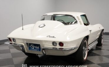 Unknown-Corvette-1964-Ermine-White-Saddle-9