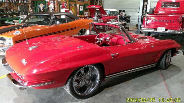 Unknown-Corvette-1964-Gypsy-Red-7