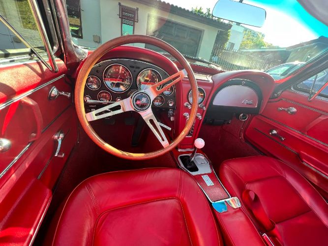 Unknown-Corvette-1964-Red-Velvet-1
