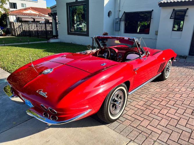 Unknown-Corvette-1964-Red-Velvet-15