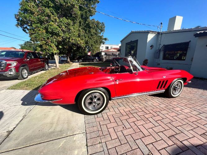 Unknown-Corvette-1964-Red-Velvet-16