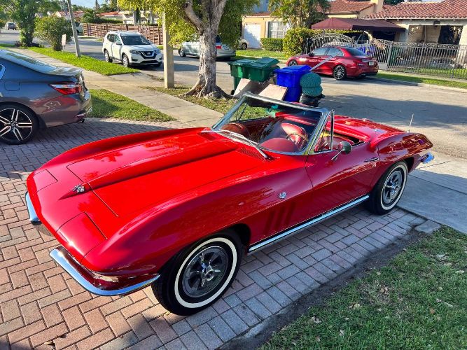 Unknown-Corvette-1964-Red-Velvet-17