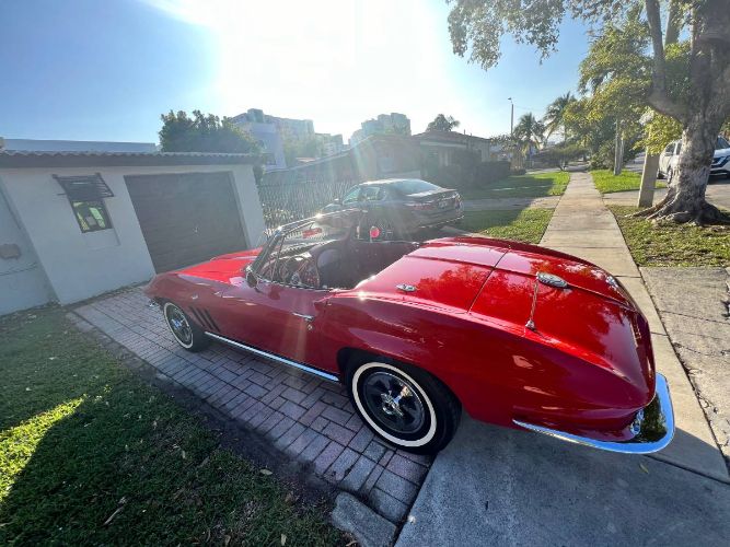 Unknown-Corvette-1964-Red-Velvet-3