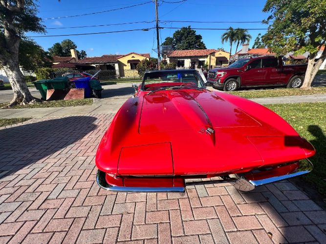 Unknown-Corvette-1964-Red-Velvet-4