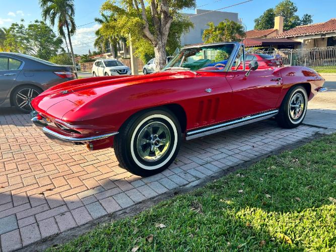 Unknown-Corvette-1964-Red-Velvet-5