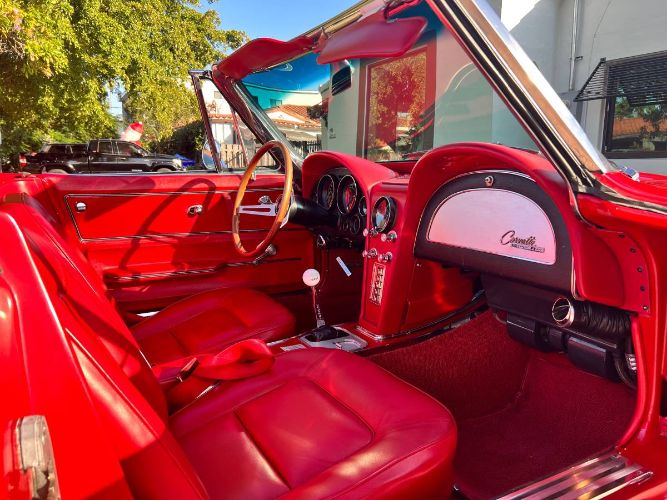 Unknown-Corvette-1964-Red-Velvet-9