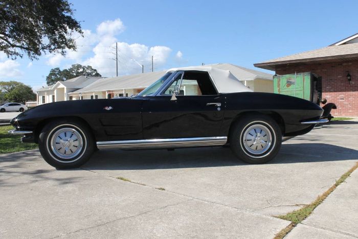 Unknown-Corvette-1964-Tuxedo-black-Black-12