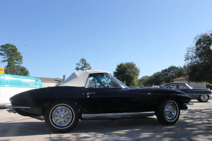 Unknown-Corvette-1964-Tuxedo-black-Black-4