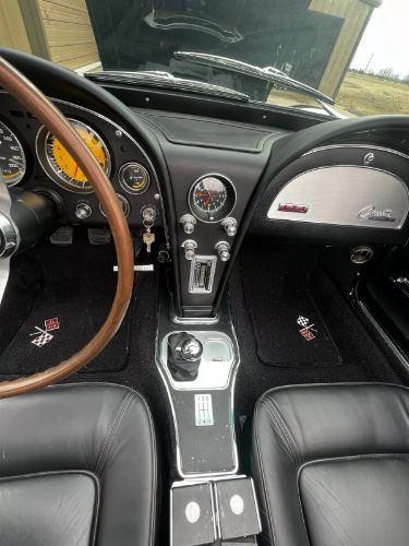 Unknown-Corvette-1965-Black-10