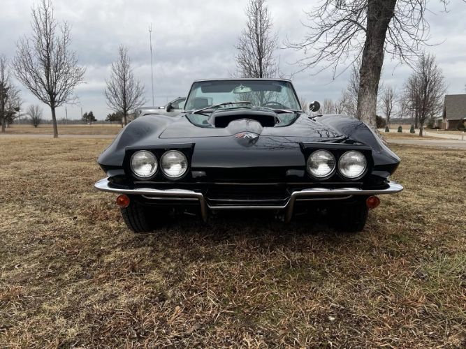 Unknown-Corvette-1965-Black-19
