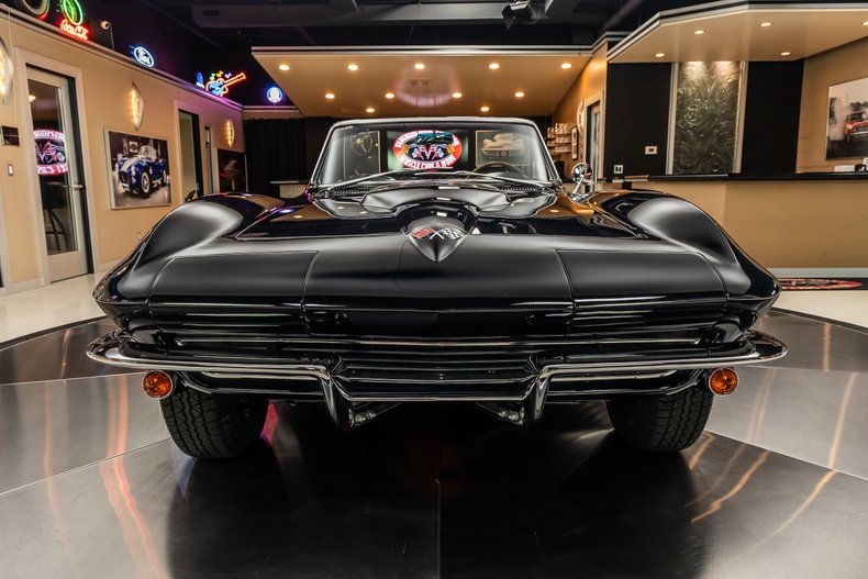 Unknown-Corvette-1965-Black-32