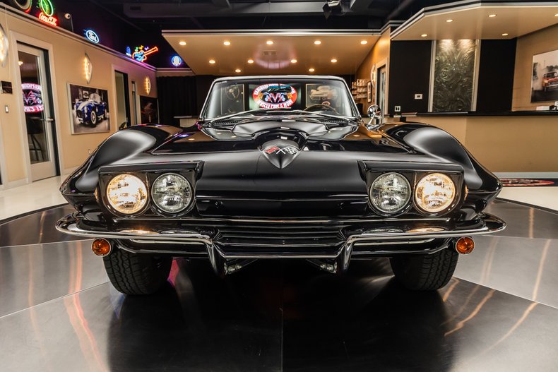 Unknown-Corvette-1965-Black-33