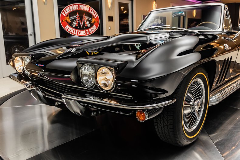 Unknown-Corvette-1965-Black-34