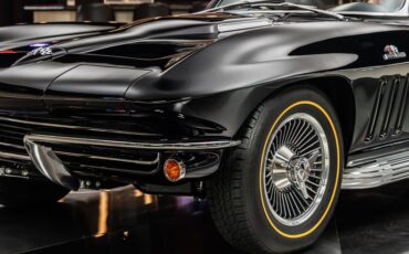 Unknown-Corvette-1965-Black-36