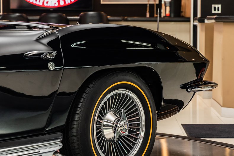 Unknown-Corvette-1965-Black-38