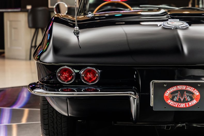 Unknown-Corvette-1965-Black-40