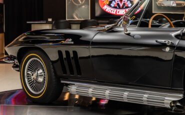Unknown-Corvette-1965-Black-42