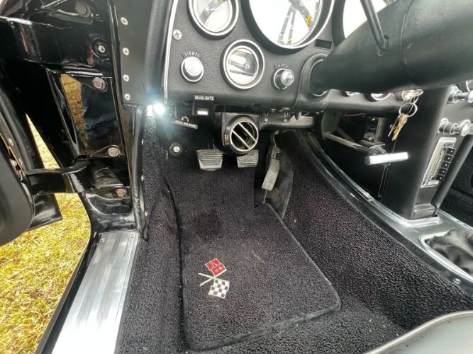 Unknown-Corvette-1965-Black-7