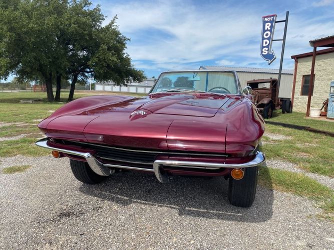 Unknown-Corvette-1965-Burgundy-Black-4