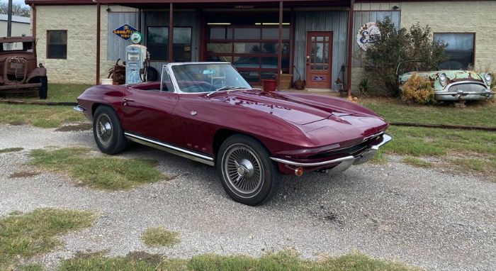 Unknown-Corvette-1965-Burgundy-Black-7