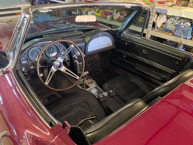 Unknown-Corvette-1965-Burgundy-Black-9