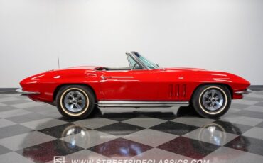 Unknown-Corvette-1965-Rally-Red-Black-17